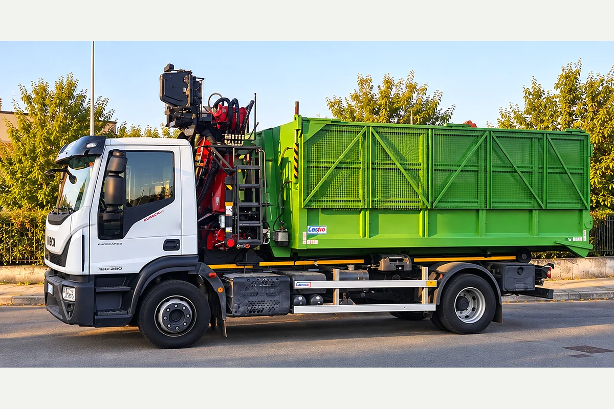 IVECO · EUROCARGO 160 · GRU E POLPO IDRAULICO · SCARRABILE — Vista del mezzo — CAB Noleggio Mezzi Speciali